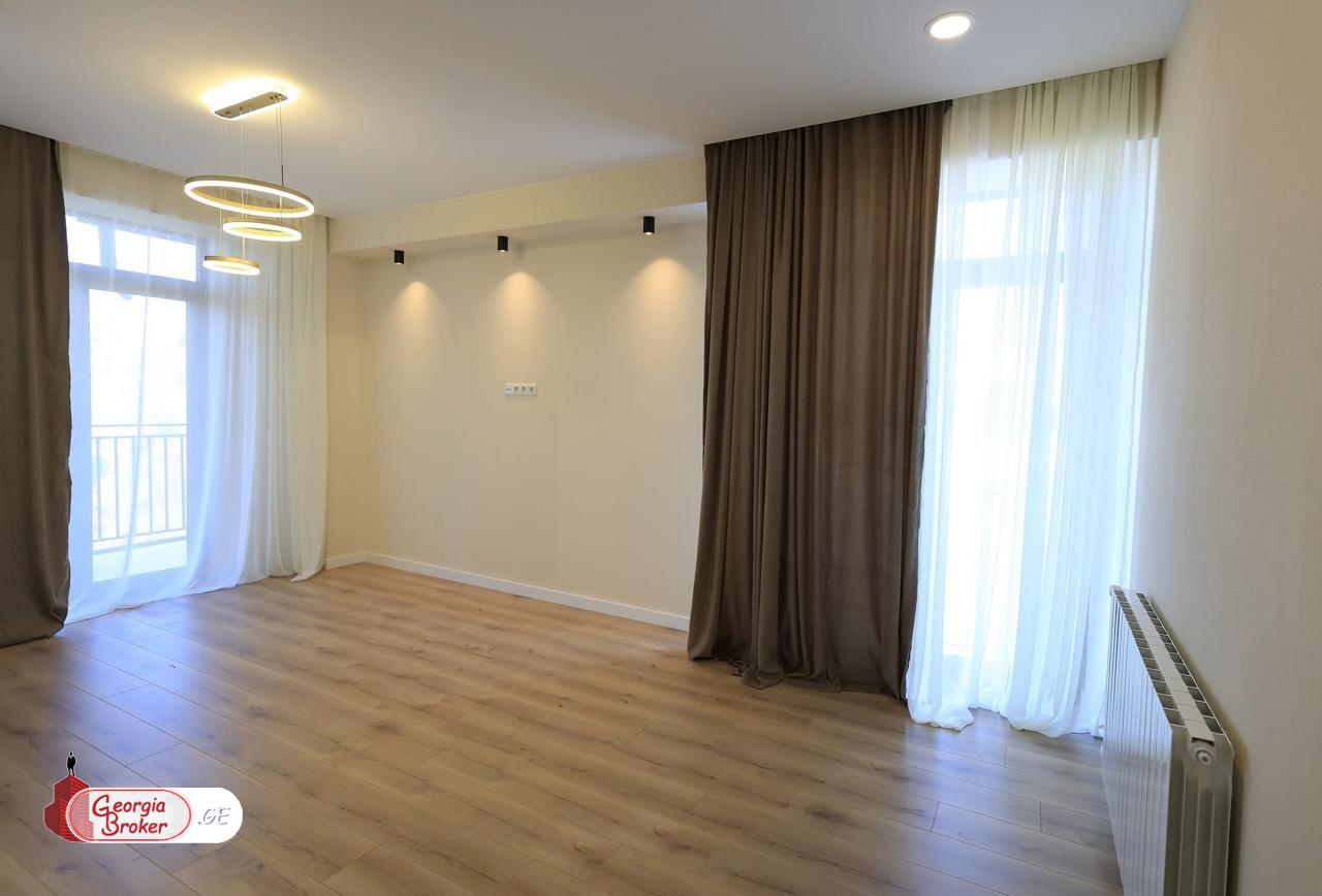 იყიდება ახალი გარემონტებული 5 ოთახიანი ბინა